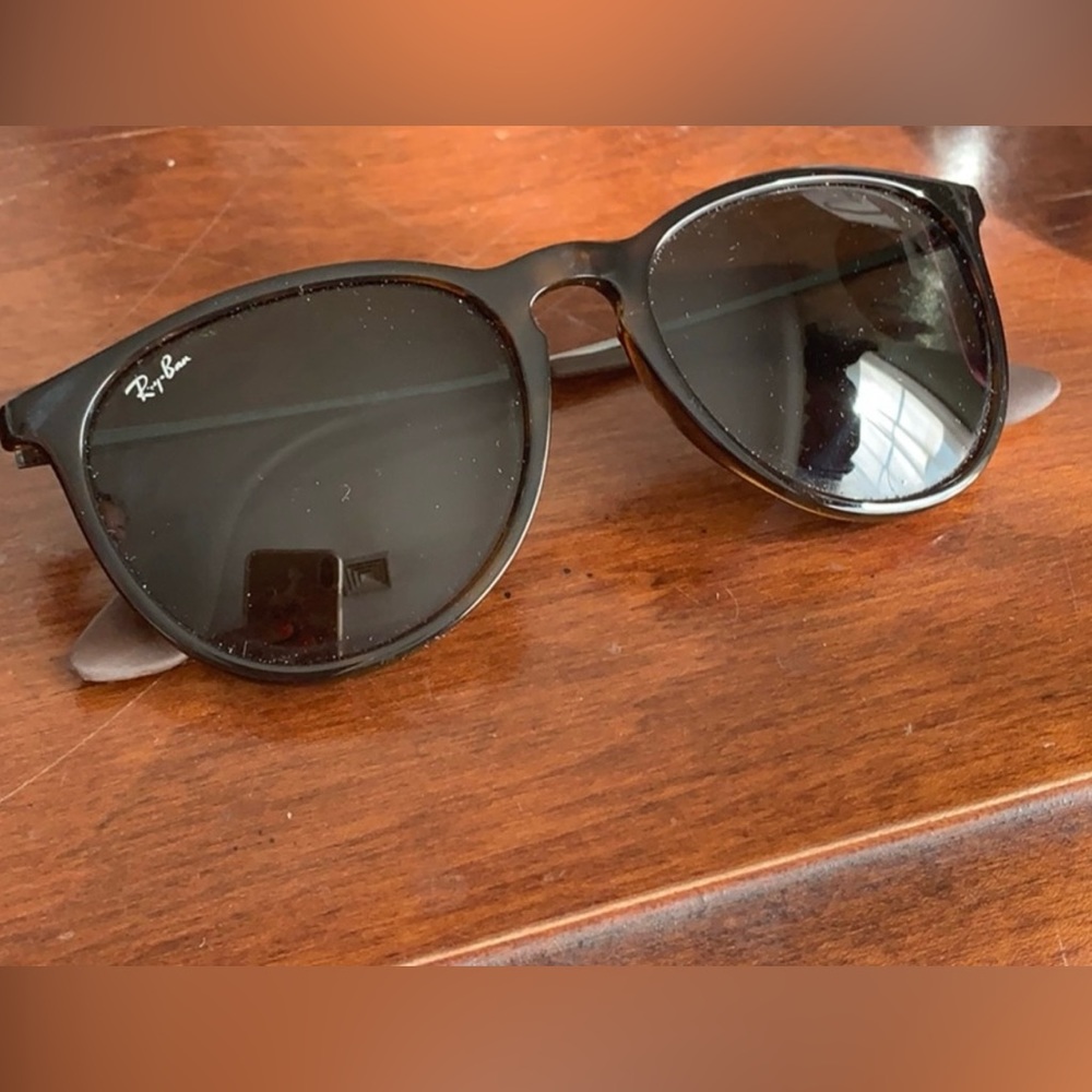 Erika raybans